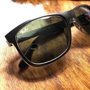Ray Ban Wayfarers RB4181